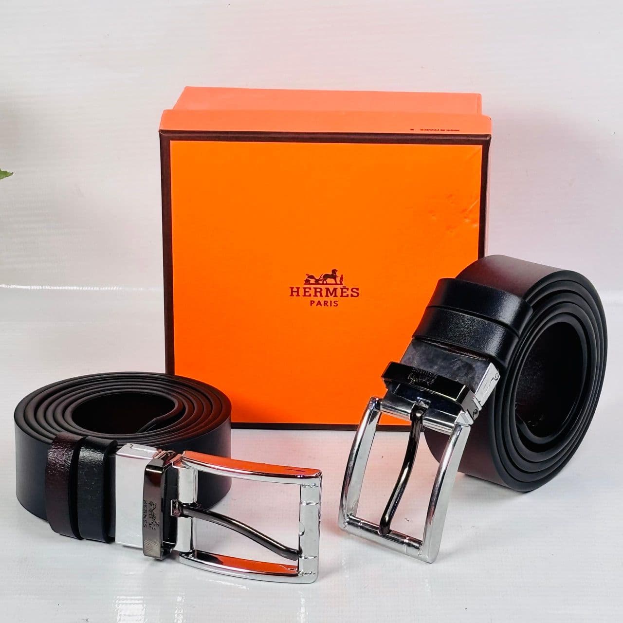 HERMÈS REVERSIBLE LEATHER BELT SET