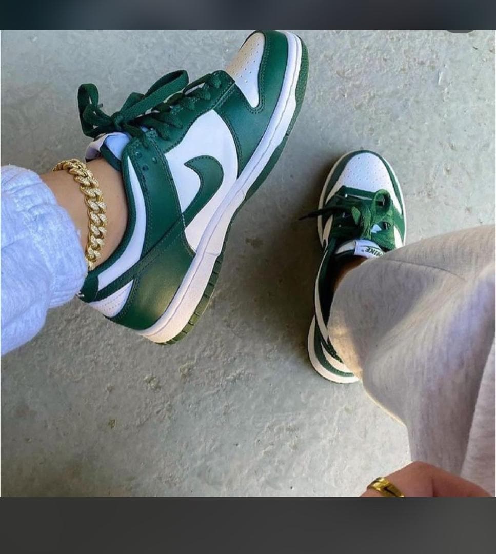 NIKE DUNK LOW "MICHIGAN STATE"