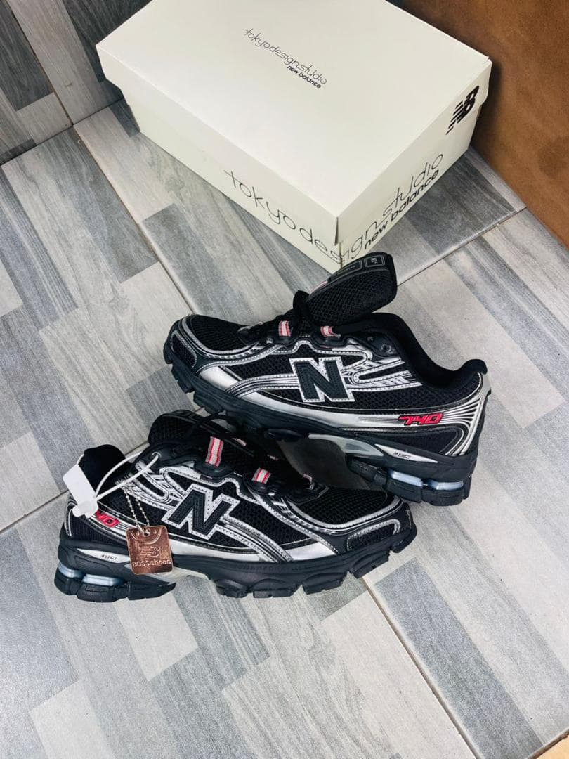 NEW BALANCE 1906R