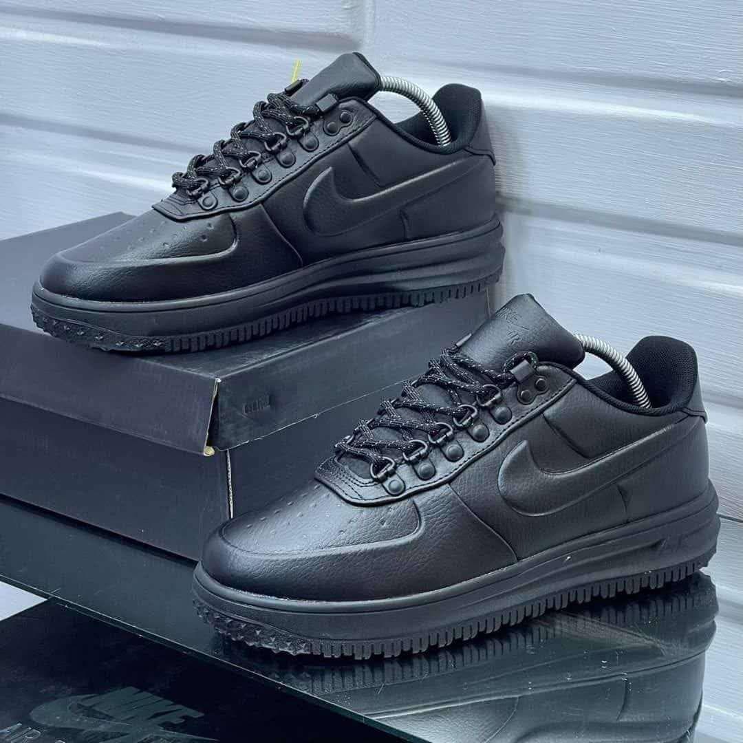 NIKE LUNAR FORCE 1 DUCKBOOT LOW "TRIPLE BLACK"